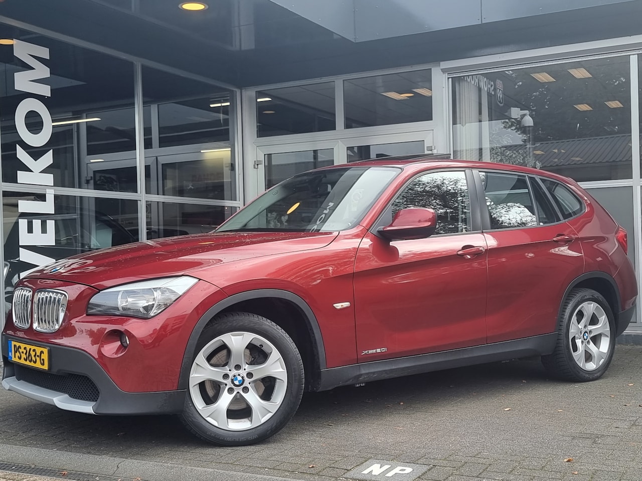 BMW X1 - xDrive20i PANO / CRUISE / NAVI - AutoWereld.nl