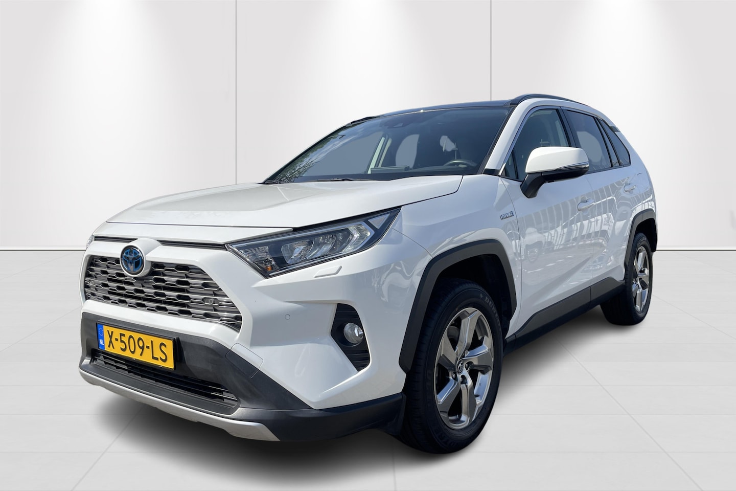 Toyota RAV4 - 2.5 Hybrid AWD Style Automaat 1.650 kg trekken / Alarm | Panoramadak | Elektrische kofferb - AutoWereld.nl