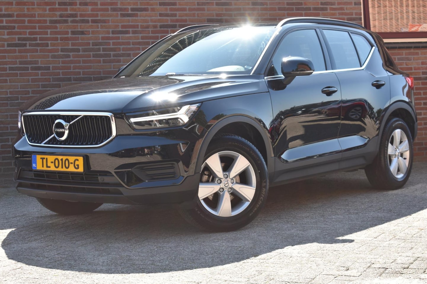 Volvo XC40 - 1.5 T3 '18 LED TIK IN DE MOTOR!!! - AutoWereld.nl