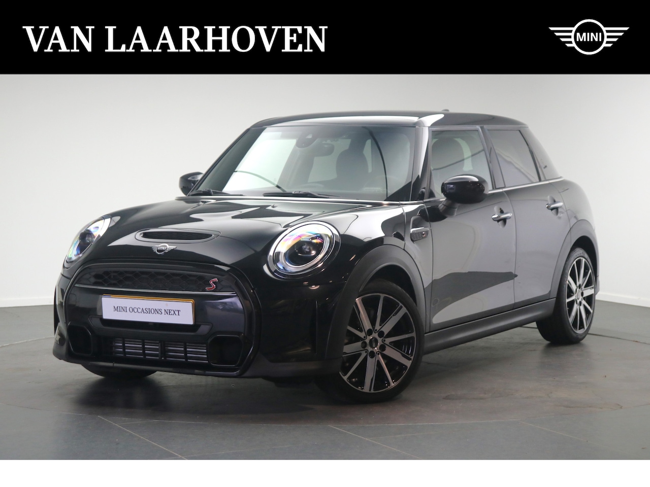 MINI Cooper S - Hatchback Classic Automaat / Premium Go Pakket / Achteruitrijcamera / Sportstoelen / Comfo - AutoWereld.nl