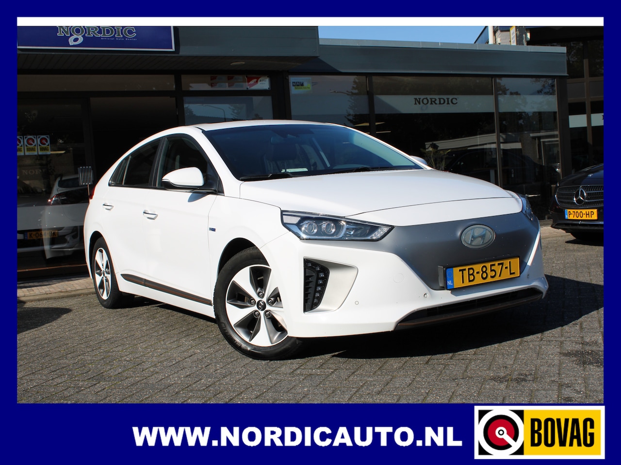 Hyundai IONIQ - PREMIUM EV / LEDER / NAVI / CAMERA / STOEL EN STUUR VERW. /ADD CRUISE / - AutoWereld.nl