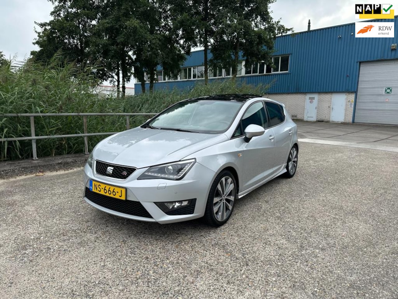 Seat Ibiza - 1.0 EcoTSI FR Connect DSG PANO! 5 deurs Navi! LM velgen! NAP! 2017 - AutoWereld.nl