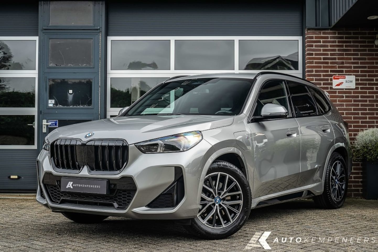 BMW X1 - xDrive25e | M Sport | Shadow | Camera | Adapt. LED | 18 Inch | Stoelverwarming | - AutoWereld.nl