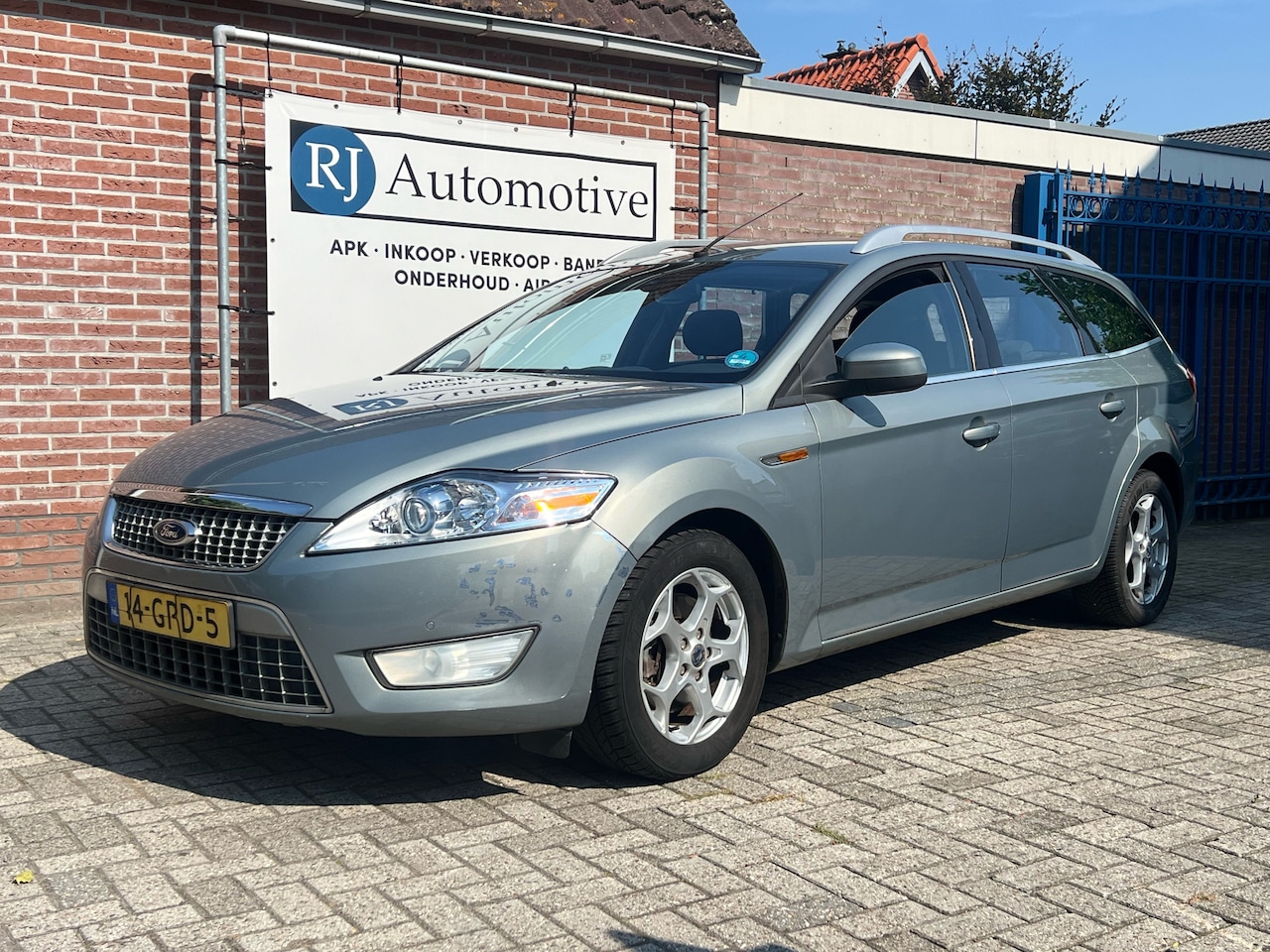 Ford Mondeo Wagon - 2.0-16V Titanium APK/NAP/CLIMA - AutoWereld.nl