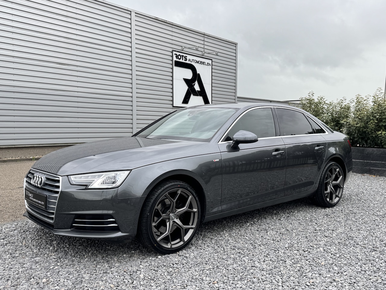 Audi A4 Limousine - 1.4 TFSI S-Line Aut Navi|Virtueel|Leer|Xenon|Cruis Grijs - AutoWereld.nl