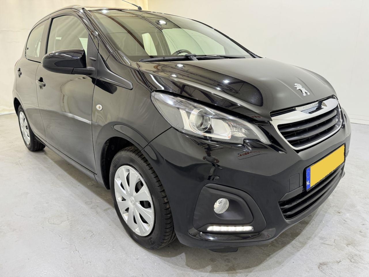 Peugeot 108 - 1.0 e-VTI Active Airco - AutoWereld.nl