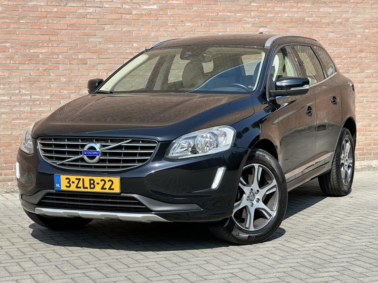 Volvo XC60 - 2.0 T5 Summum 2e Eigenaar - Leder - Navi - Trekhaak - AutoWereld.nl