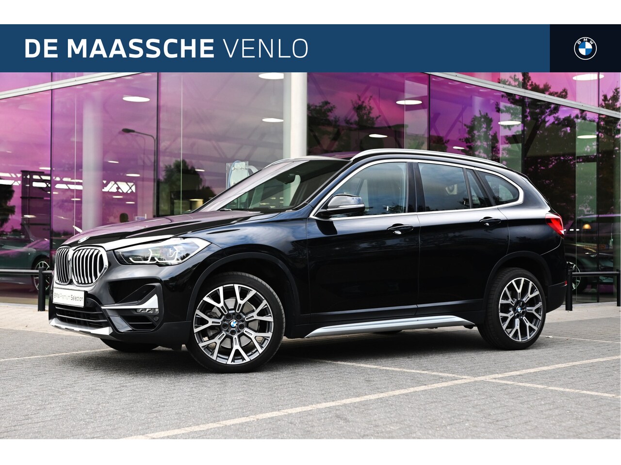 BMW X1 - sDrive20i High Executive xLine Automaat / Sportstoelen / Stoelverwarming / LED / Cruise Co - AutoWereld.nl