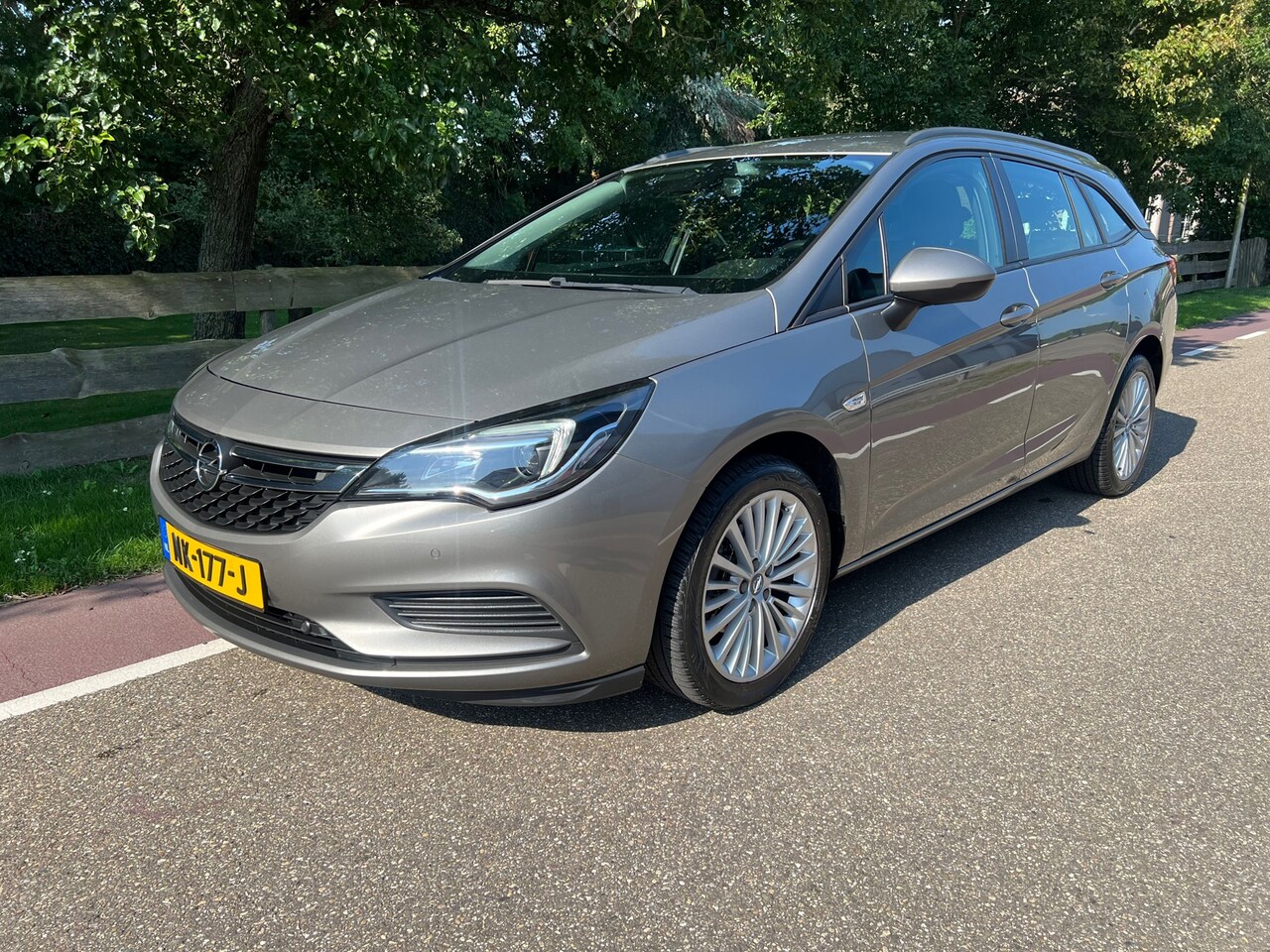 Opel Astra Sports Tourer - 1.0 Business+ Navi Pdc Airco - AutoWereld.nl