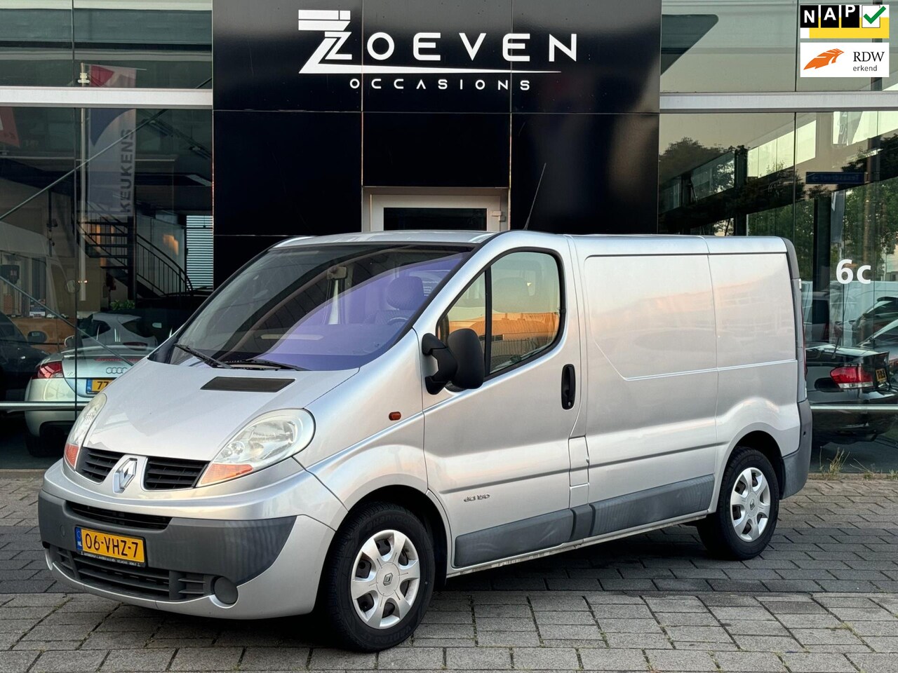 Renault Trafic - 2.5 dCi T27 L1H1 123000 km nap! - AutoWereld.nl