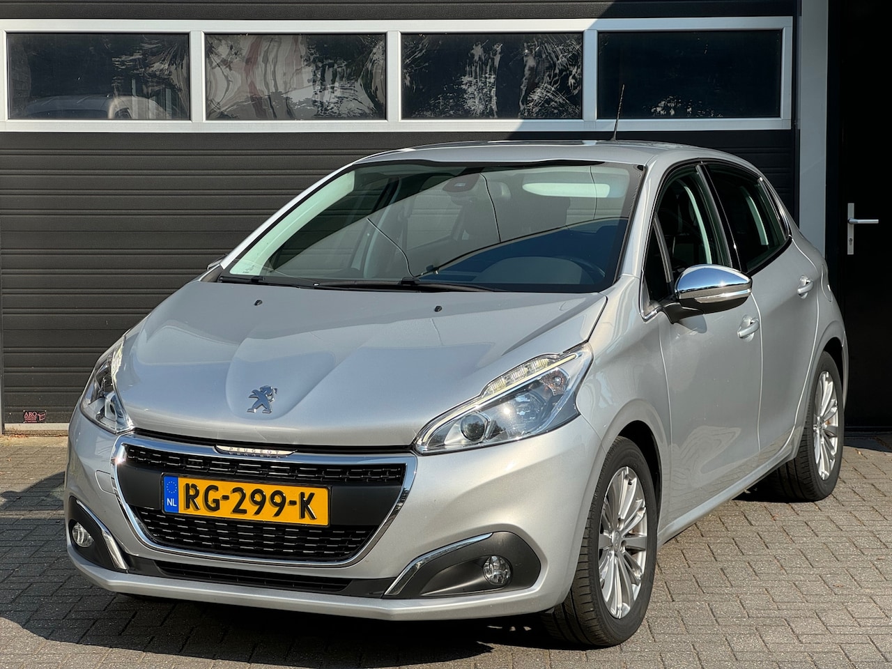 Peugeot 208 - 1.2 PureTech GT-line Navi, Cruise, Climate Control - AutoWereld.nl