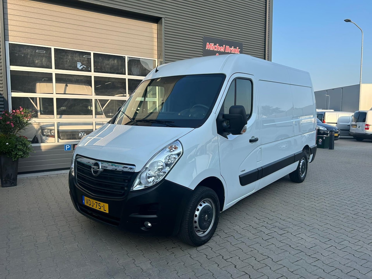 Opel Movano - 2.3 CDTI L2H2 Airco 1e Eigenaar Navigatie - AutoWereld.nl