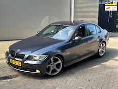 BMW 3-serie - 320i Graphite / NETTE AUTO / LEDER INTR / VERLAAGD