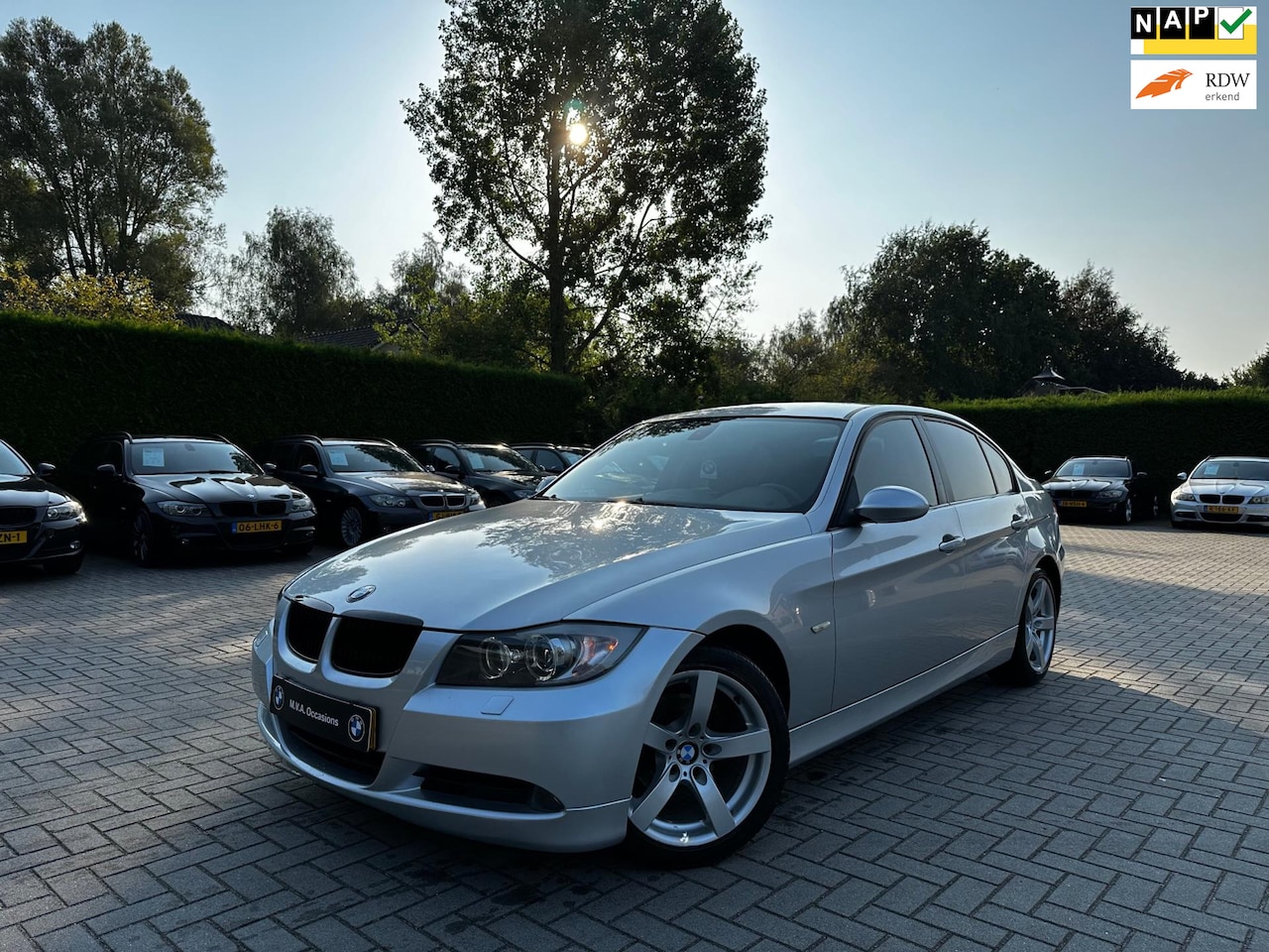 BMW 3-serie - 320i|Nwe Ketting + Klepseals|Navi|Youngtimer|Automaat|Nette staat... - AutoWereld.nl