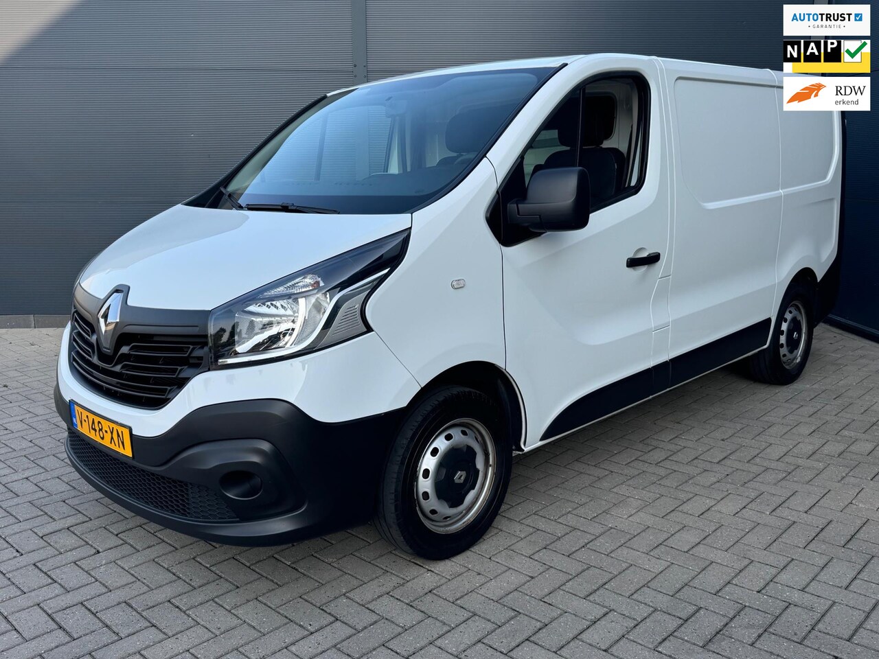 Renault Trafic - 1.6 dCi T29 L1H1 Comfort Energy Navi / Nap / Trekhaak - AutoWereld.nl