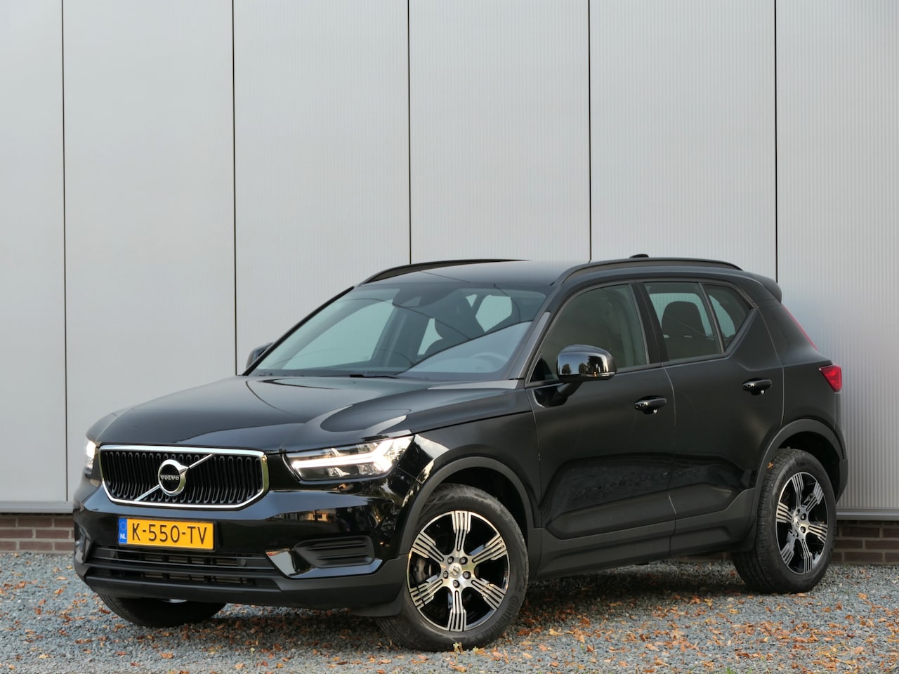 Volvo XC40 - T2 Momentum Core 12 MND garantie Navi / DAB+ / Apple CarPlay / Climate Control - AutoWereld.nl