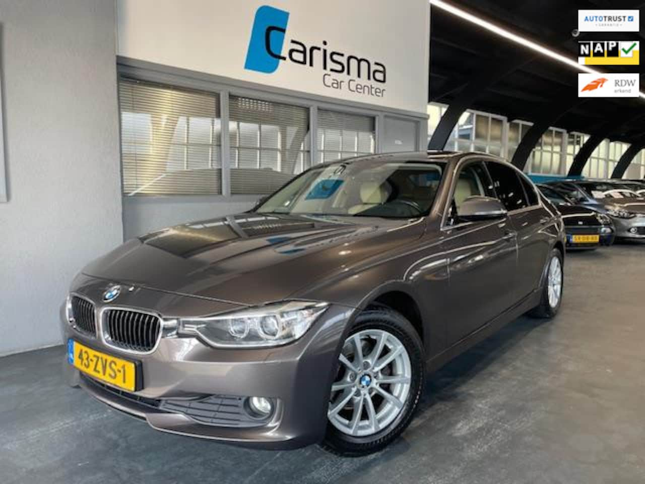 BMW 3-serie - 320i EfficientDynamics Upgrade Edition Leder|Navi - AutoWereld.nl