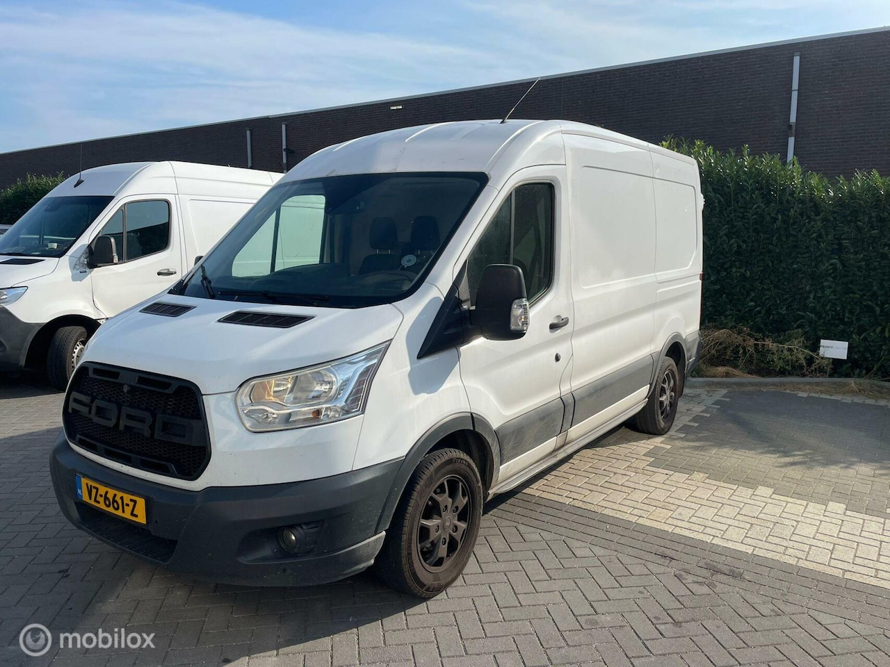 Ford Transit - 310 2.0 TDCI L2H2 Ambiente 310 2.0 TDCI L2H2 Ambiente - AutoWereld.nl