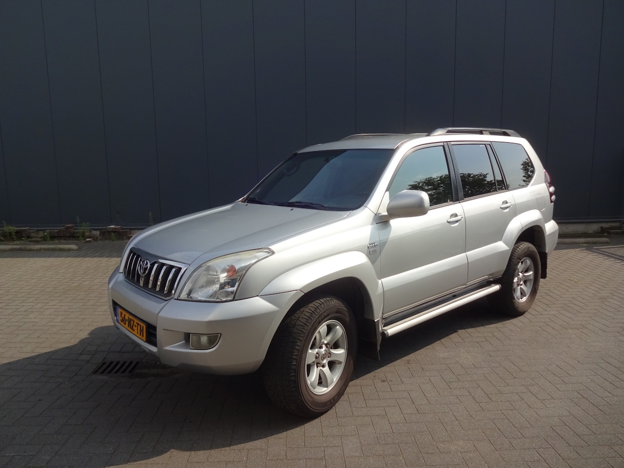 Toyota Land Cruiser 120 - 3.0 D-4D VX - AutoWereld.nl