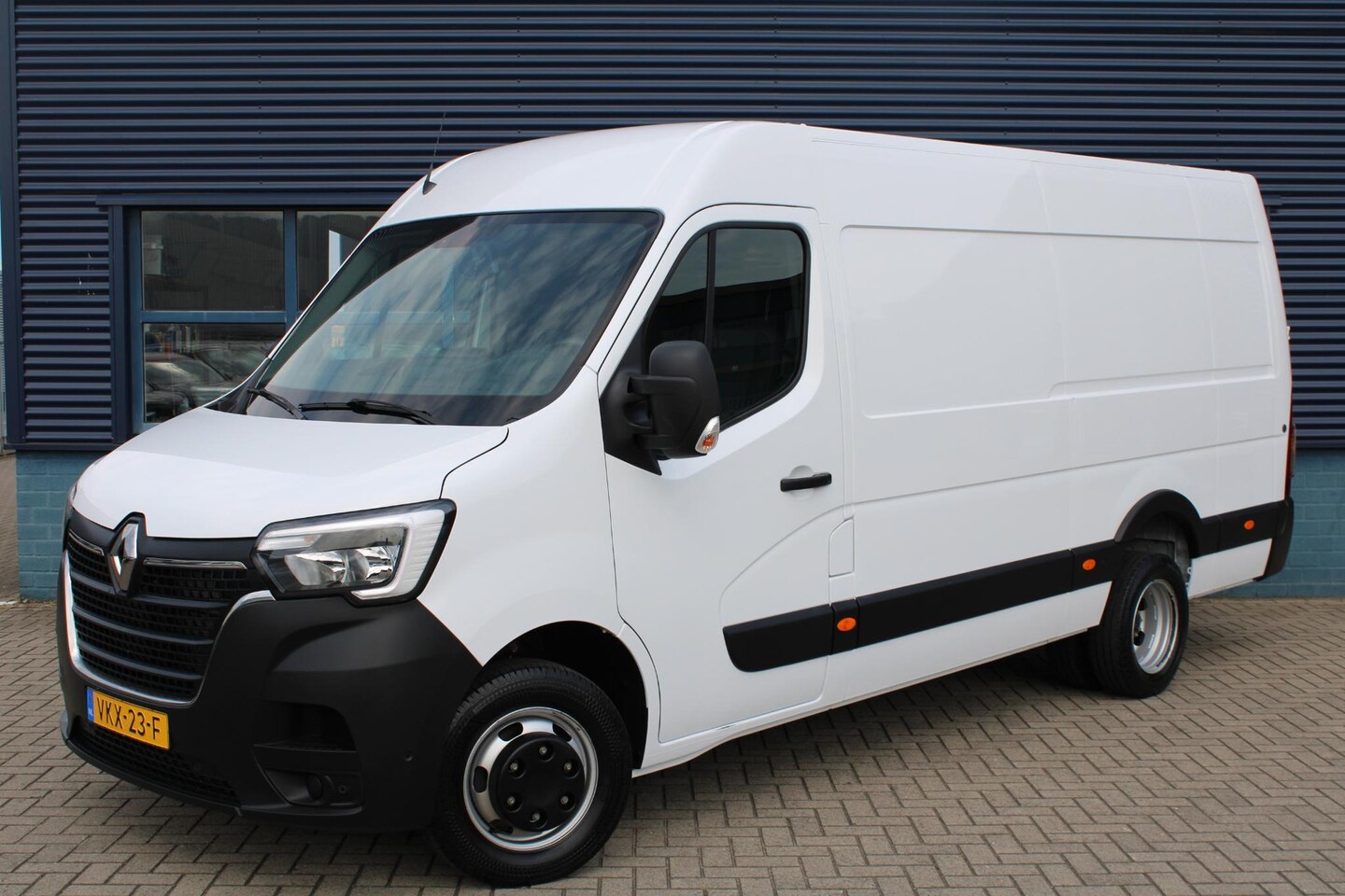 Renault Master - L3 2.3 dCi 130PK DUBBELLUCHT ACHTERWIELAANDRIJVING - AutoWereld.nl