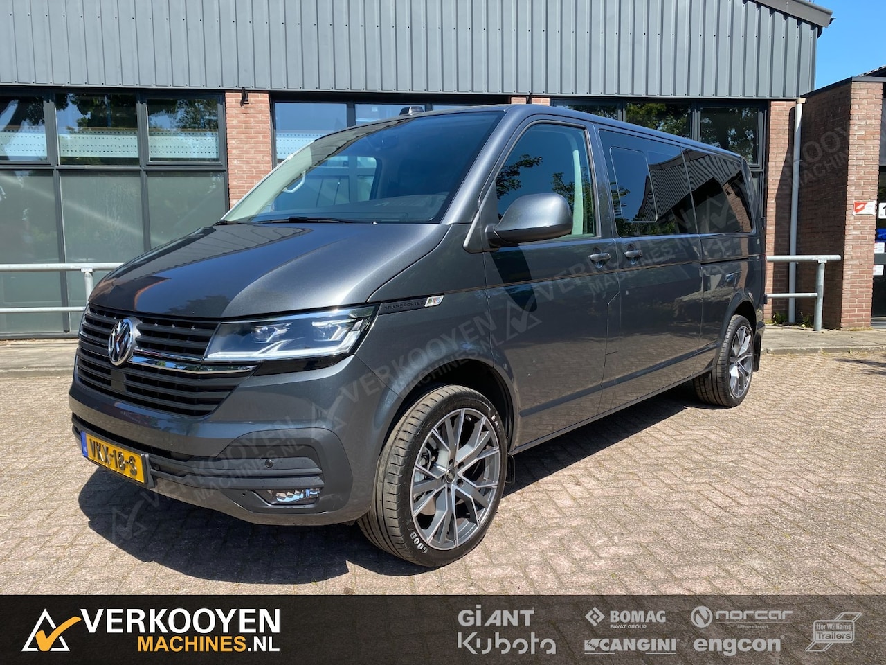 Volkswagen Transporter - T6 200pk Dubbele Cabine L2H1 Leder, Camera, Navi - AutoWereld.nl