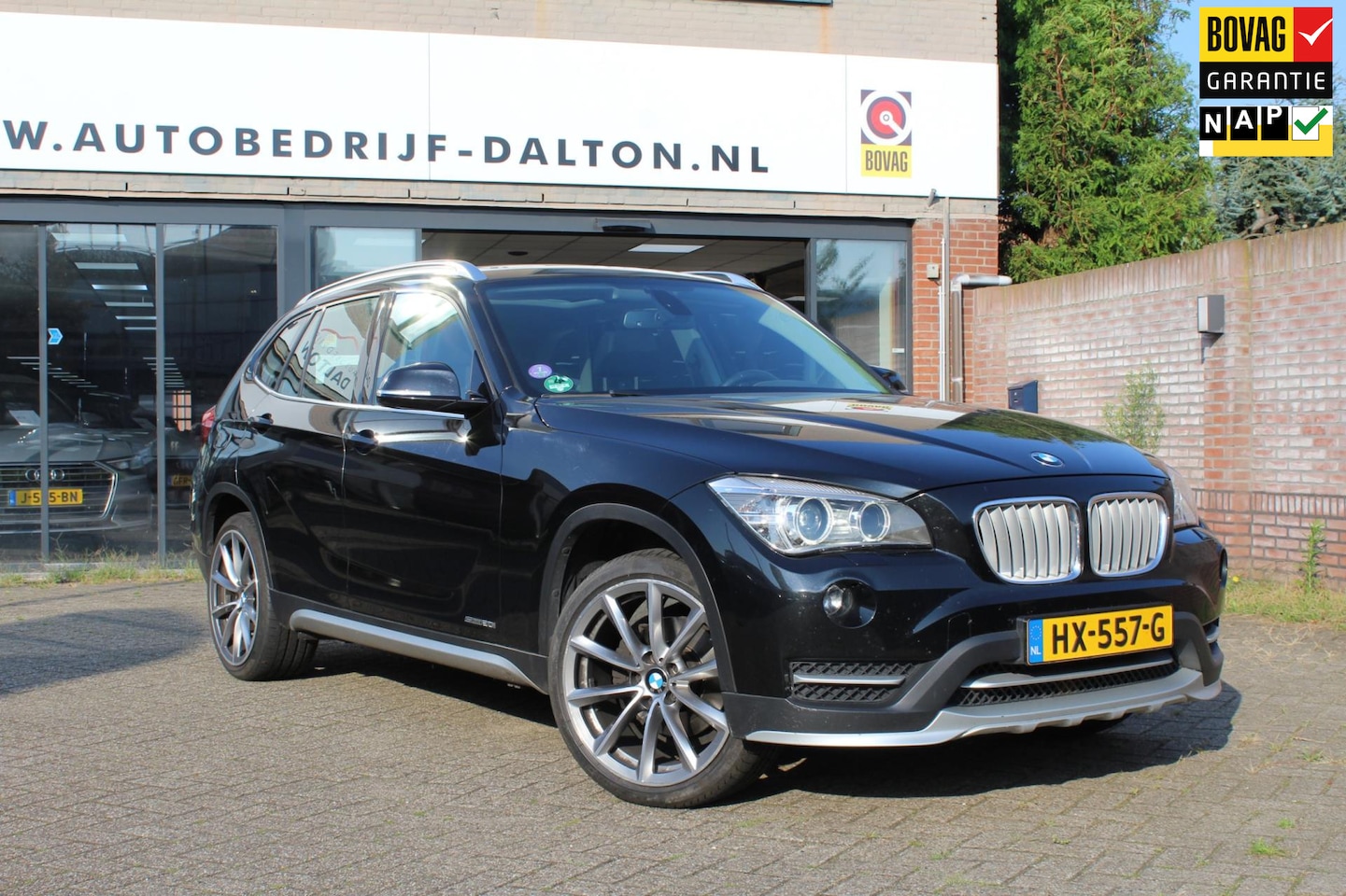 BMW X1 - SDrive20i High Executive AUTOMAAT / PANODAK / LEER / NAVIGATIE - AutoWereld.nl