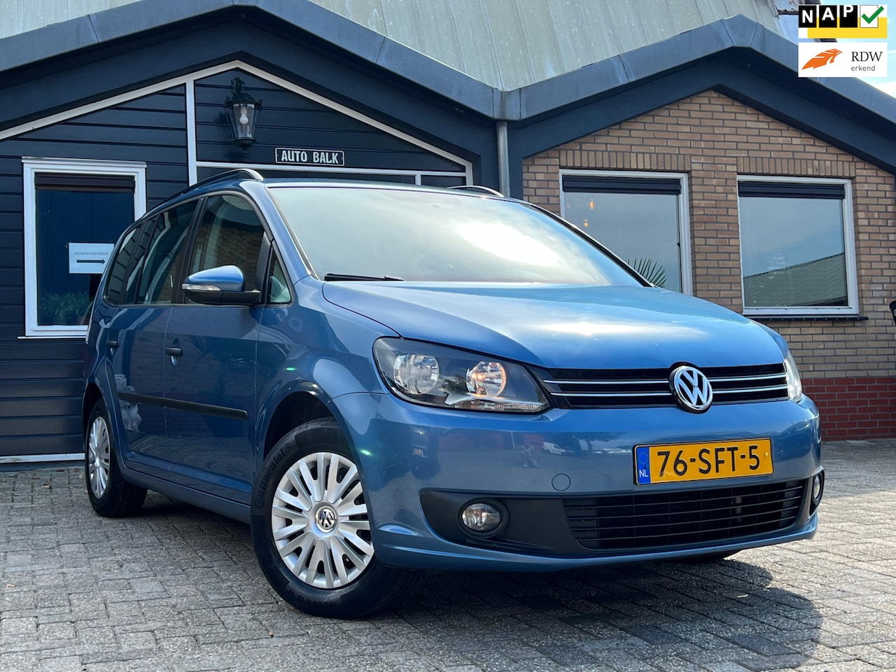 Volkswagen Touran - 1.2 TSI Trendline BlueMotion | Cruise + Clima + Navi - AutoWereld.nl