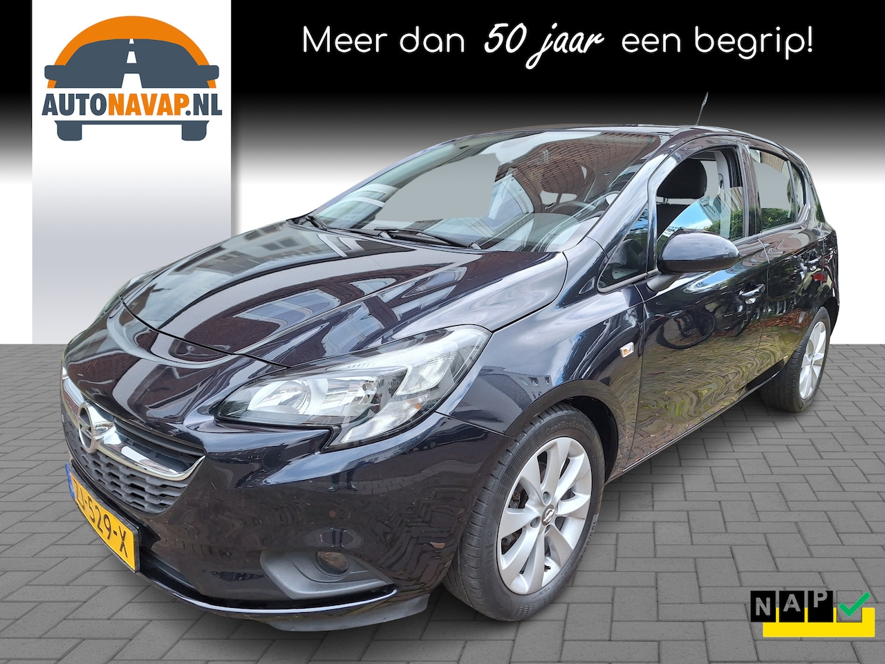 Opel Corsa - 1.4 Favourite 5Drs /Navi/Apple/Android/Airco/Cruise/1e Eig/Garantie - AutoWereld.nl