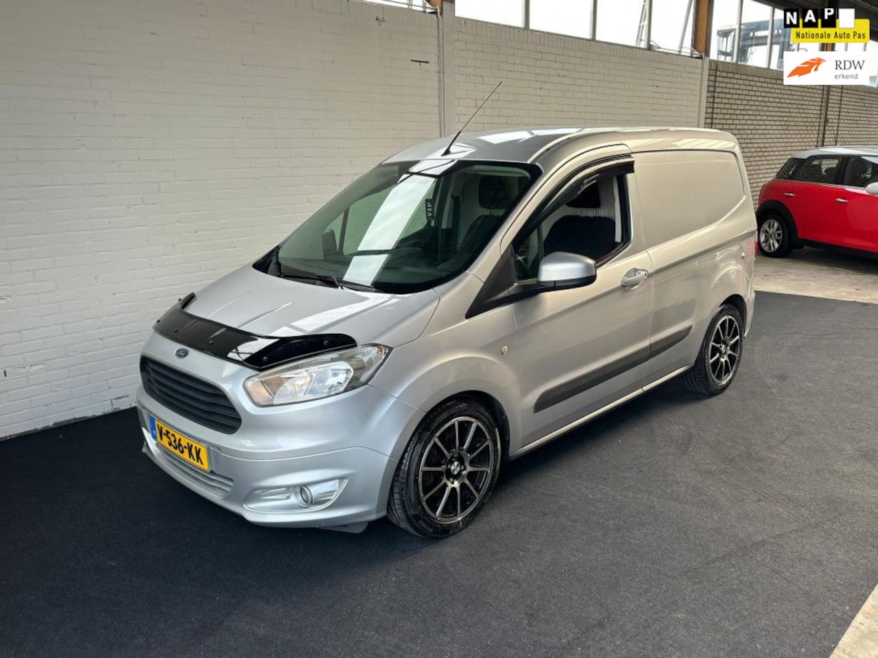 Ford Transit Courier - 1.6 TDCI Trend 1.6 TDCI Trend - AutoWereld.nl