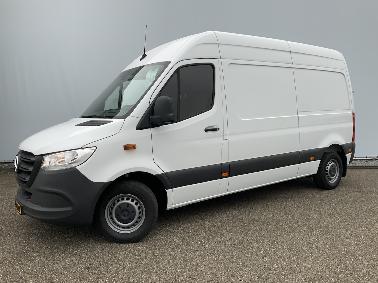 Mercedes-Benz Sprinter - 314 2.2 CDI L2H2 Airco Camera Navi 3 Zits Euro 6 (Voorwiel Aangedreven ) - AutoWereld.nl