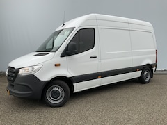 Mercedes-Benz Sprinter - 314 2.2 CDI L2H2 Airco Camera Navi 3 Zits MBUX Scherm Euro 6 (Voorwiel Aangedreven )