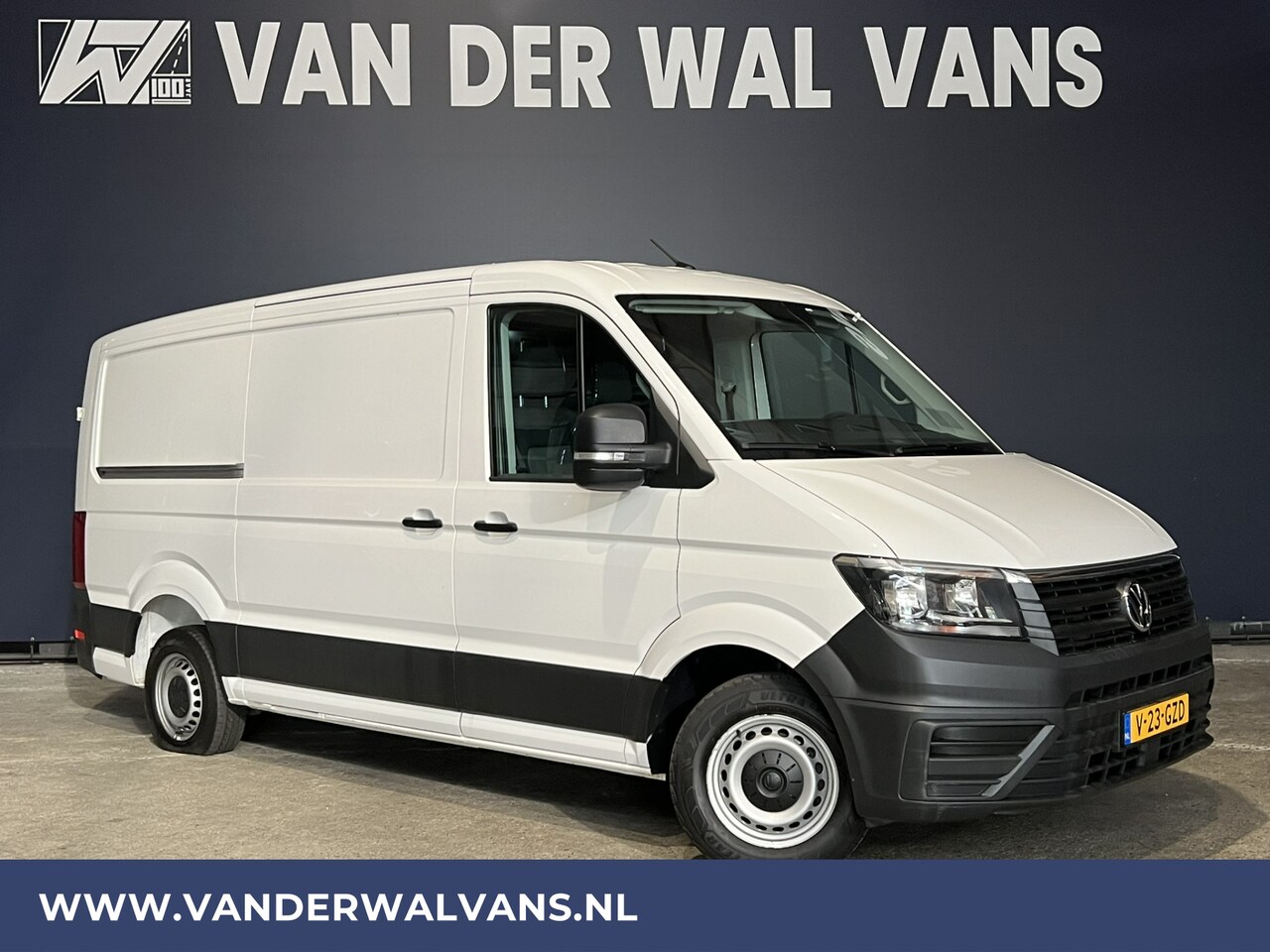 Volkswagen Crafter - 2.0 TDI 140pk L3H2 L2H1 Euro6 Airco | Cruisecontrol | Bijrijdersbank 3000kg trekvermogen - AutoWereld.nl