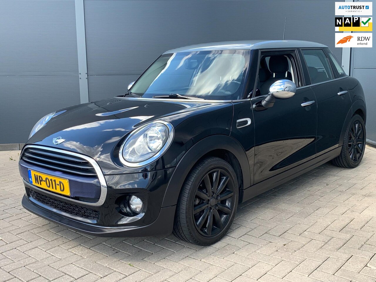 MINI Cooper - Mini 1.5 Business / Navi / Cruise / Nap - AutoWereld.nl