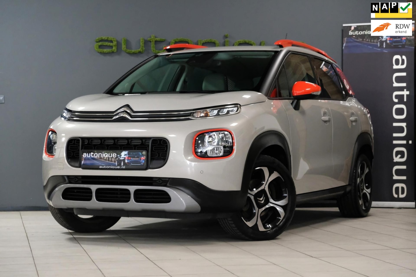 Citroën C3 Aircross - 1.2 PureTech S&S Shine 55dkm Automaat | Navigatie | Camera *NIEUWE DISTRIBUTIERIEM* - AutoWereld.nl