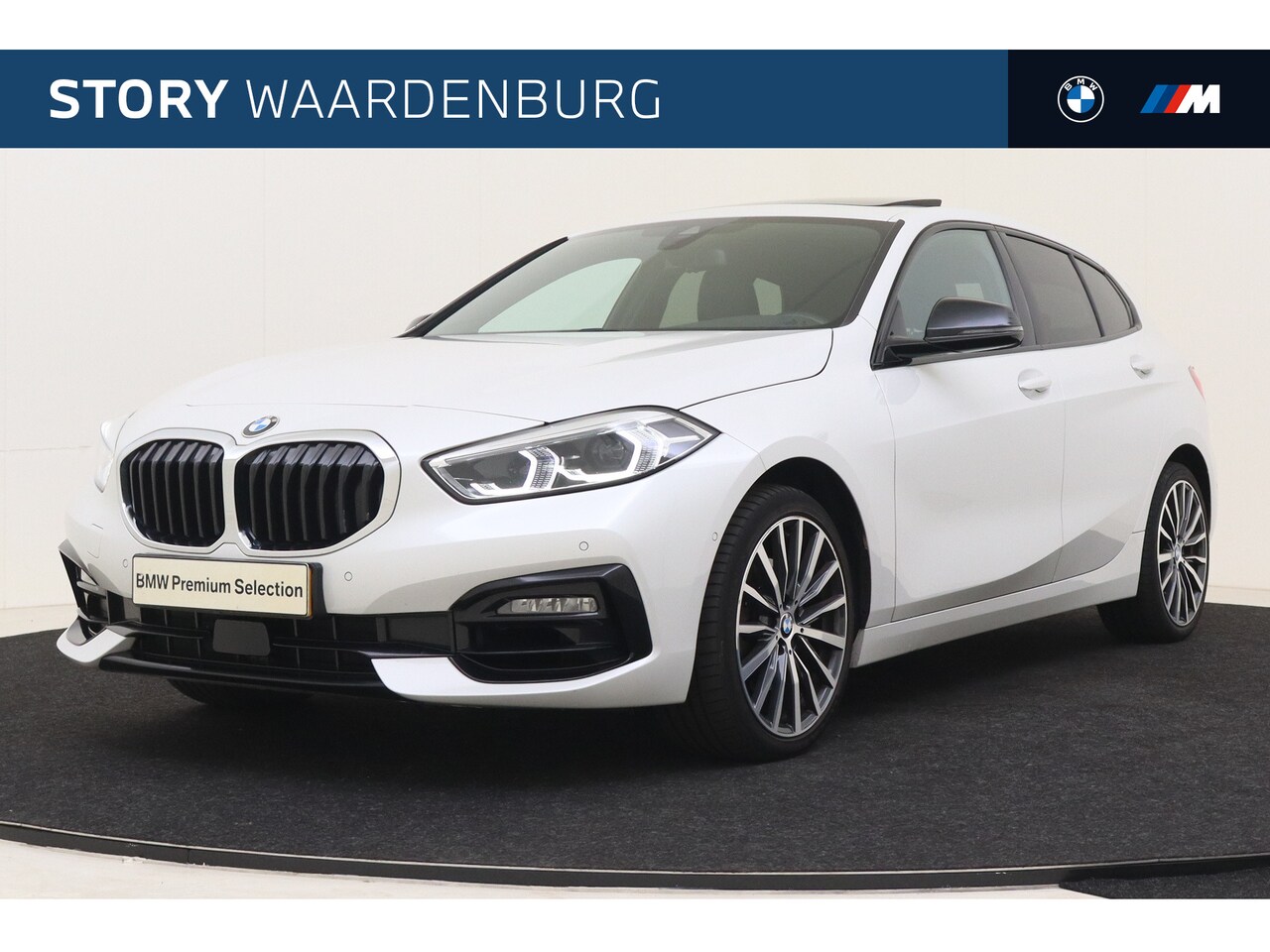 BMW 1-serie - 118i High Executive Sport Line Automaat / Panoramadak / Sportstoelen / Stoelverwarming / L - AutoWereld.nl