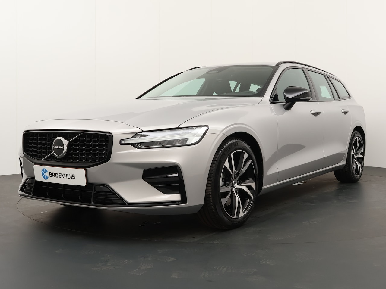 Volvo V60 - B4 Plus Dark | Stoel & stuurwielverwarming | Lederen interieur |Adaptieve cruise control i - AutoWereld.nl