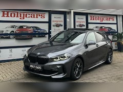 BMW 1-serie - 118i High Executive M Sport, Pano, digitaal, sfeerverlichting, Keyless