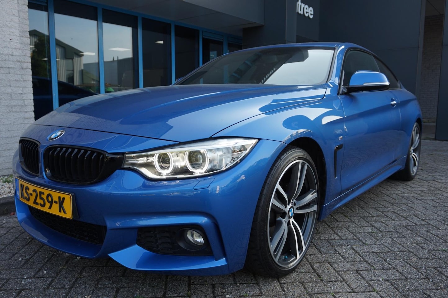 BMW 4-serie Coupé - 420i Centennial High Executive M-sport / leer / automaat / camera - AutoWereld.nl