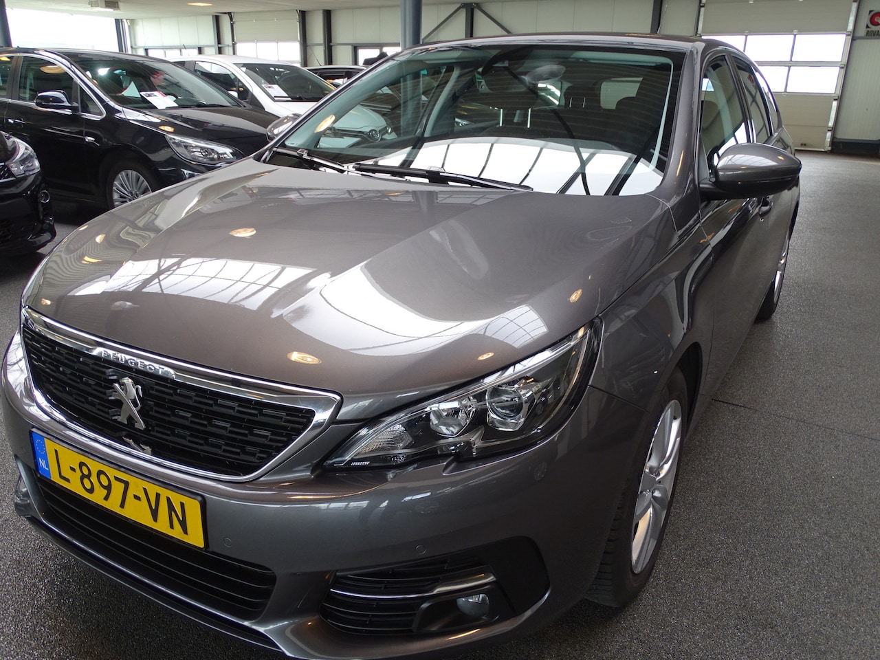 Peugeot 308 SW - 1.2 PureTech Blue Lease Active 1.2 PureTech Blue Lease Active - AutoWereld.nl