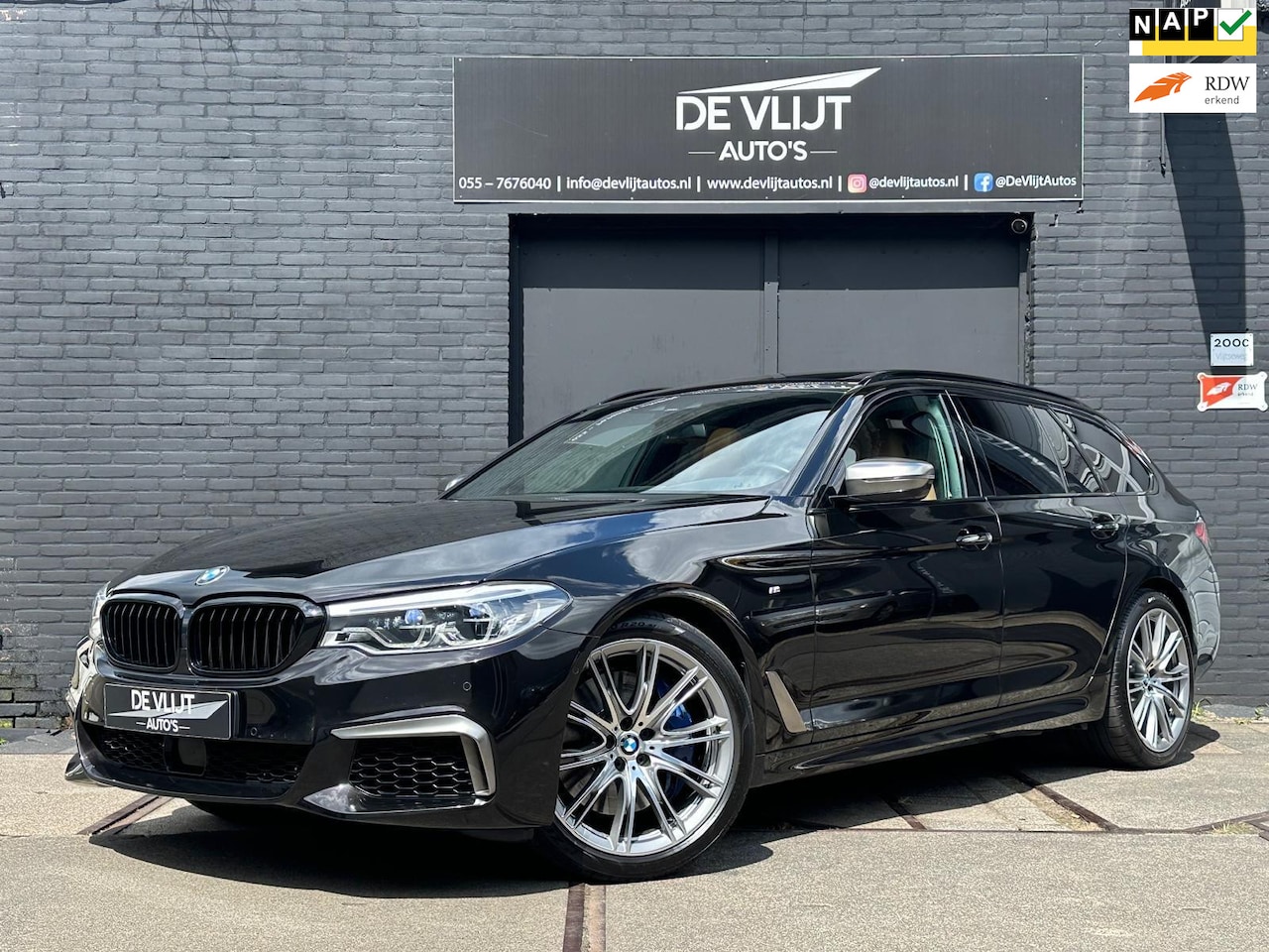 BMW 5-serie Touring - G31 540i xDrive M-Pakket Individual | 410PK | VOL | LED | Leer | Camera | Trekhaak | Clima - AutoWereld.nl