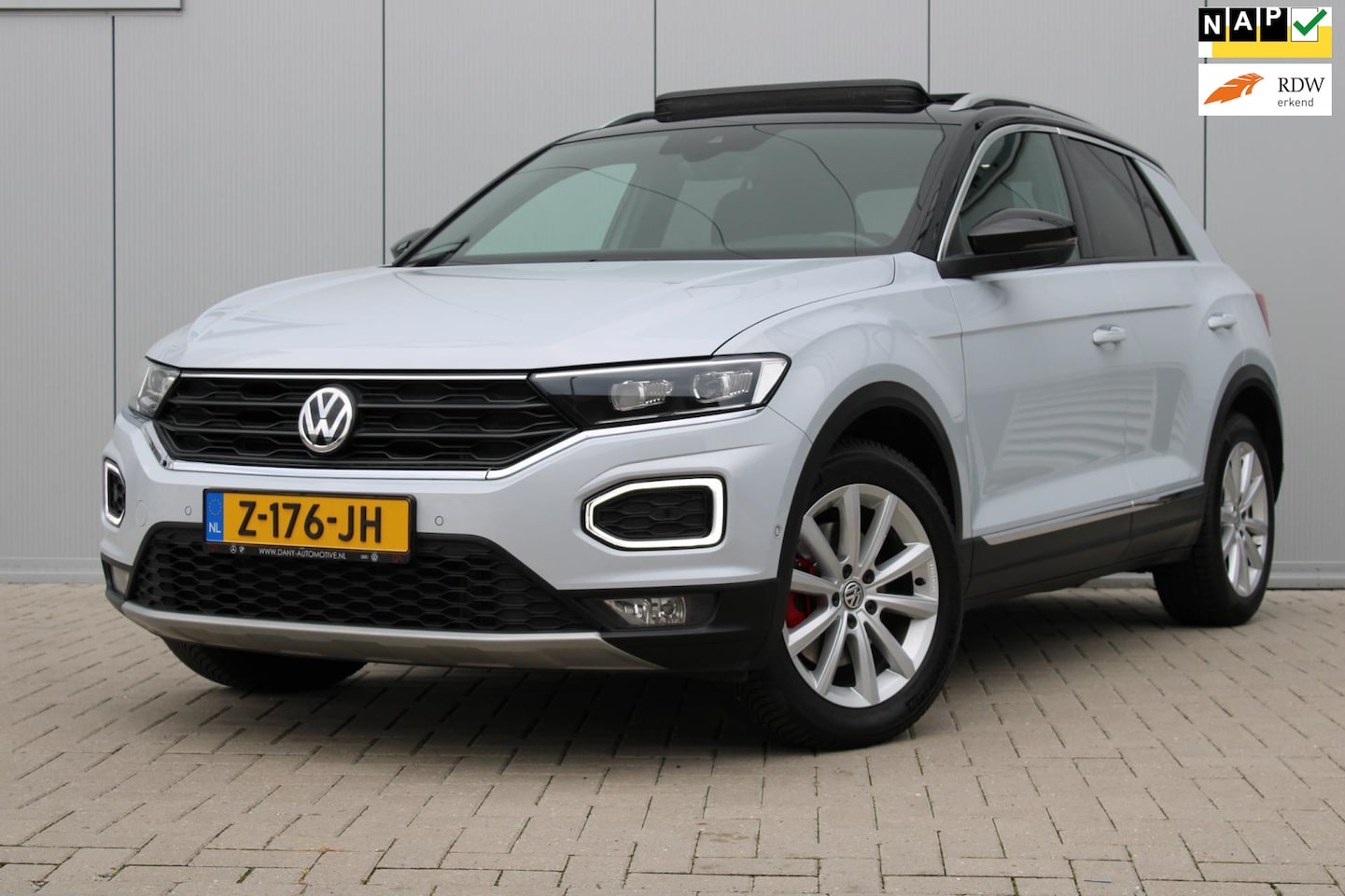 Volkswagen T-Roc - 2.0 TSI 4Motion Sport PANO I VIRTUAL I BEATS I CARPLAY I STUURVERW. I PARK ASSIST I DAB I - AutoWereld.nl