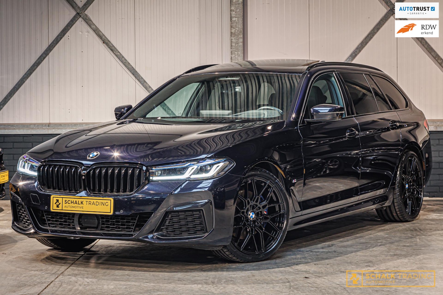 BMW 5-serie Touring - 530i|M-sport|Laser|Pano|20inch|Cam|HUD| - AutoWereld.nl