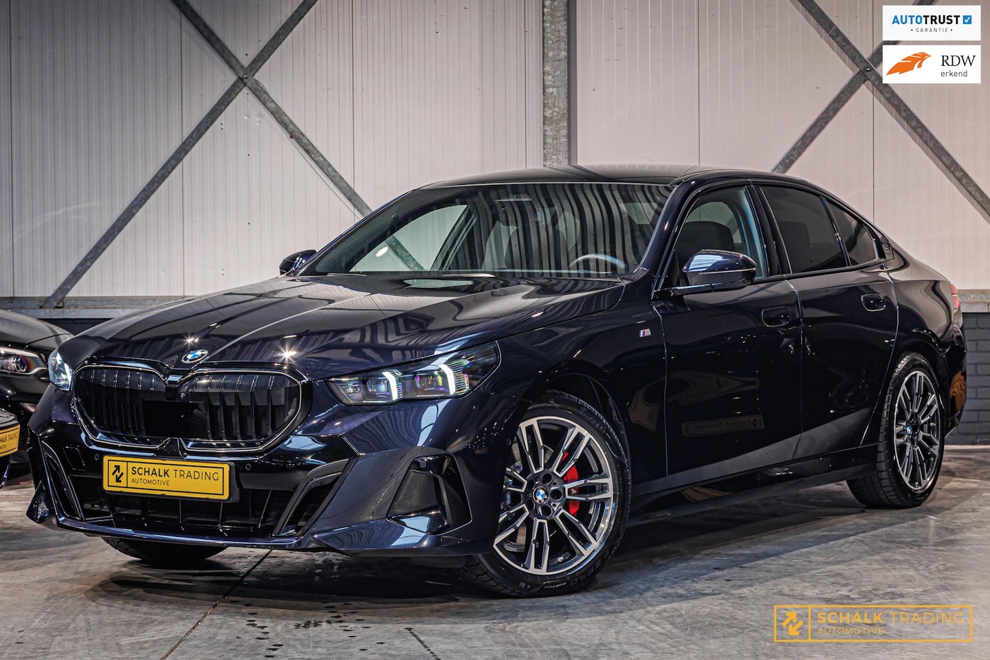 BMW 5-serie - 520i|M-sport|Pano|H&K|HUD|Acc|E-stoel|Ful Option - AutoWereld.nl