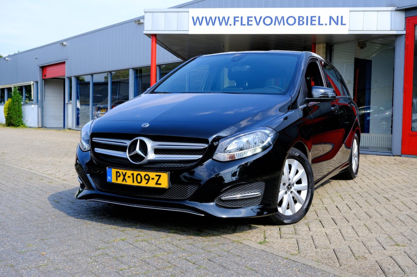 Mercedes-Benz B-klasse - 180 Business Solution Navi|Cam|LMV|Airco - AutoWereld.nl