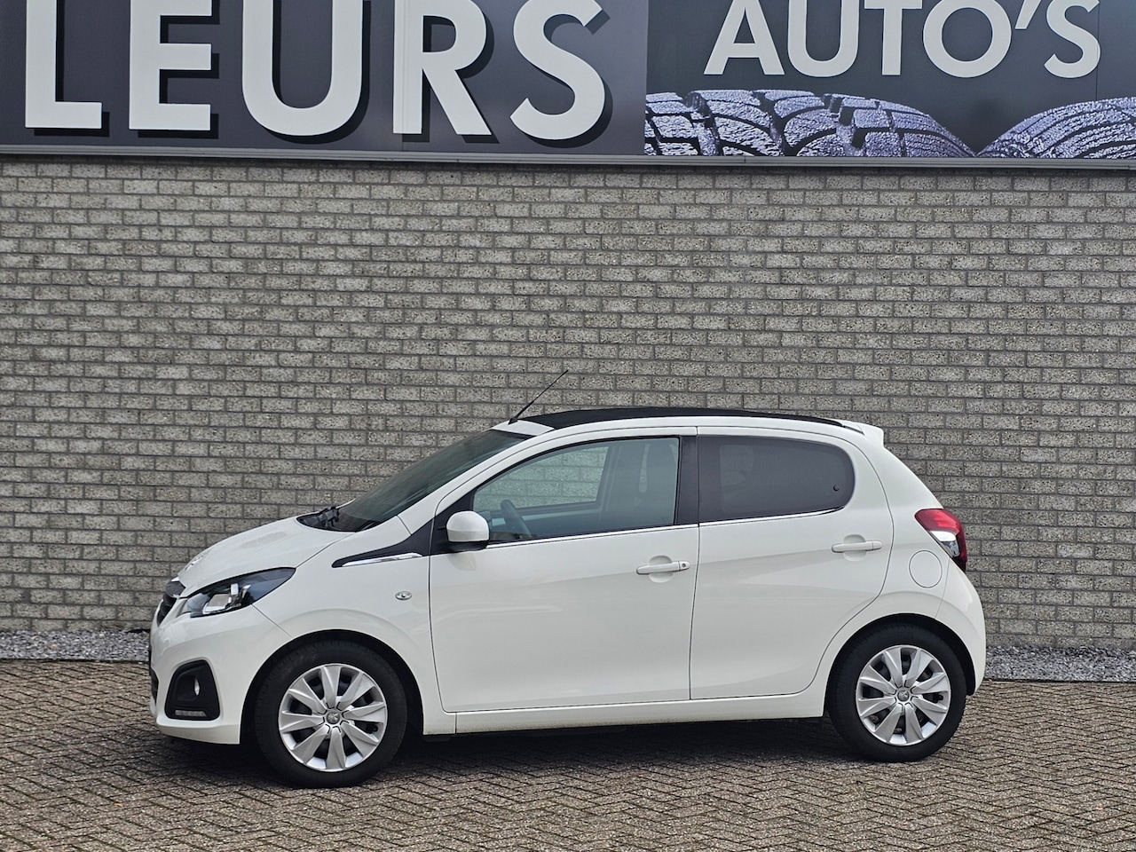 Peugeot 108 - 1.0 VTi Active Top/Airco - AutoWereld.nl