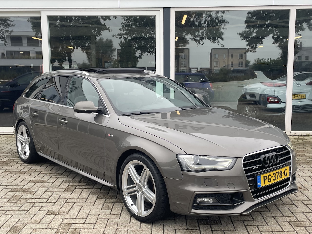 Audi A4 Avant - 2.0 TDI quattro Sport Edition Schuif-kanteldak / Bang & Olufsen / Stoelverwarming / S-Line - AutoWereld.nl