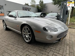 Jaguar XKR - 4.2 V8 Coupé Supercharger jubileum uitvoering 2005 176.750 km, nwe apk YOUNGTIMER , zeer m