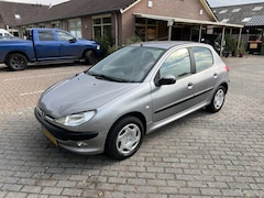 Peugeot 206 - 1.6-16V VASTE PRIJS