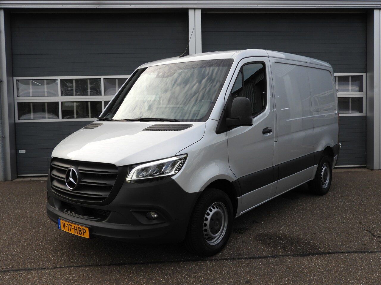 Mercedes-Benz Sprinter - 314 2.2 CDI L1H1 AUT | LED | MBUX | BOTT INRICHTING - AutoWereld.nl