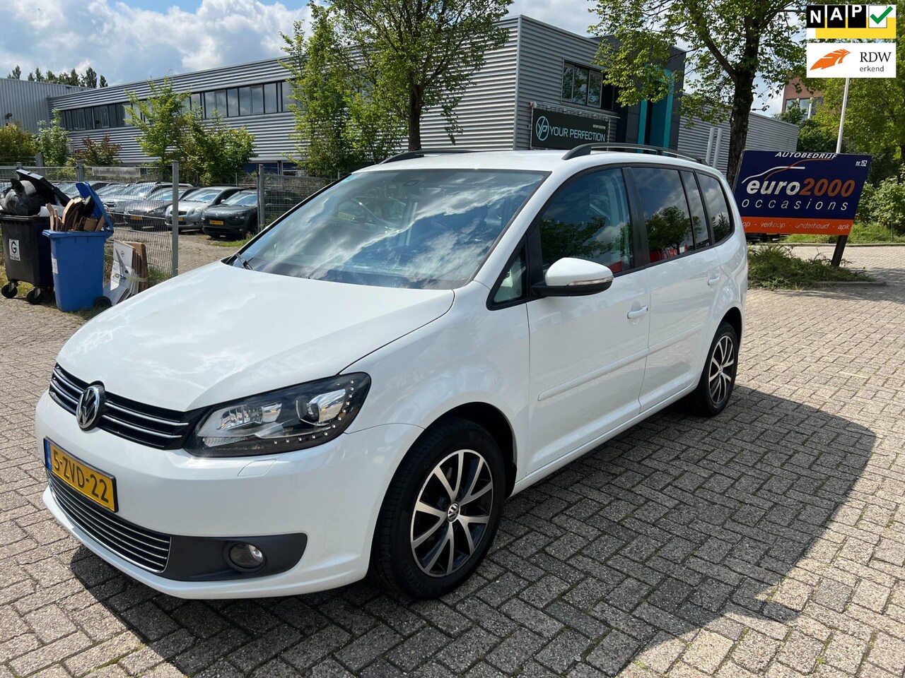 Volkswagen Touran - 1.2 TSI Highline BlueMotion 7p. 1.2 TSI Highline BlueMotion 7 PERSOONS ! - AutoWereld.nl